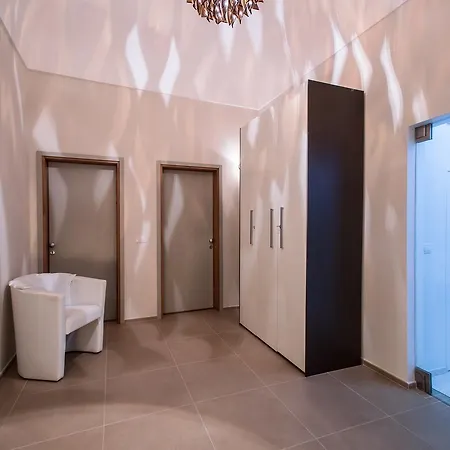 Palazzo Perla فندق مبيت وإفطار 3*