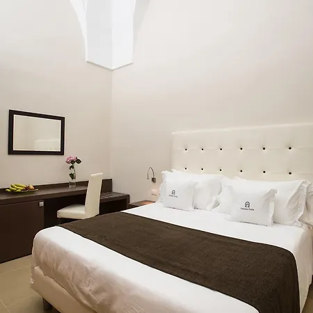 Palazzo Perla فندق مبيت وإفطار غالّيبولي